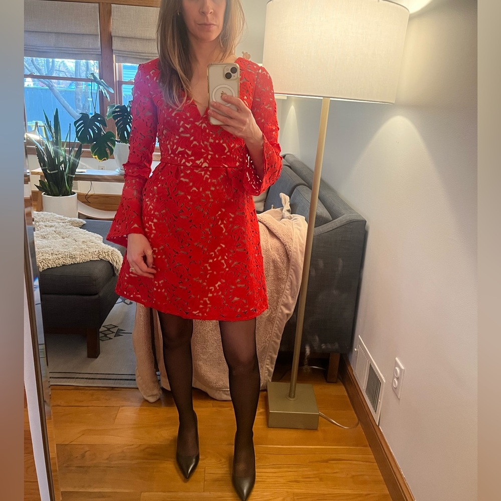 Monique Lhuillier Lace Cocktail Dress (0P)